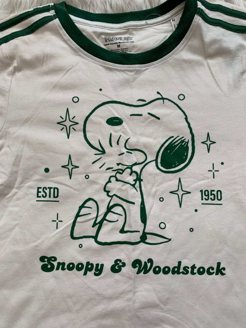 PEANUTS Snoopy & Woodstock Short Sleeve Tee in Cream/Green Sz MEDIUM - Picture 3 of 4